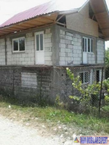 casa-3-camere-teren-600-mp-berevoiesti-1