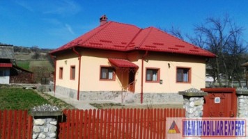 casa-4-camere-cu-teren-de-1300-mp-in-godeni-arges-locuinta-confortabila-pentru-familii