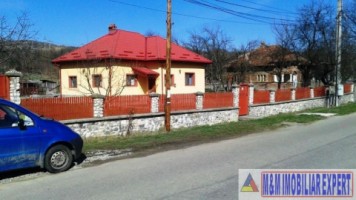 casa-4-camere-cu-teren-de-1300-mp-in-godeni-arges-locuinta-confortabila-pentru-familii-1