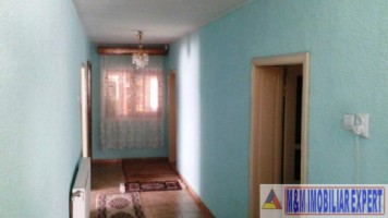 casa-4-camere-cu-teren-de-1300-mp-in-godeni-arges-locuinta-confortabila-pentru-familii-3