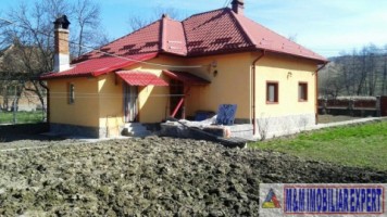 casa-4-camere-cu-teren-de-1300-mp-in-godeni-arges-locuinta-confortabila-pentru-familii-12