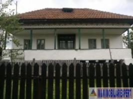 casa-2-camere-teren-2700-mp-berevoiesti