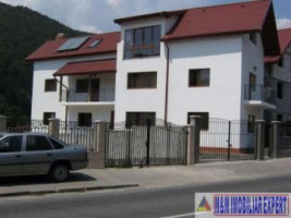 vila-pensiune-8-camere-teren-920-mp-dragoslavele