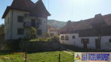 3-corpuri-casa-9-camere-teren-1500-mp-dragoslavele-2