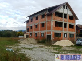 vila-cu-12-camere-si-teren-de-4500-mp-de-vanzare-in-bughea-de-sus-ideala-pentru-pensiune-sau-resedinta-de-familie-10