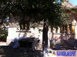 casa-cu-3-camere-si-teren-de-3938-mp-de-vanzare-in-mihaesti-furnicosi-arges-ideala-pentru-locuinta-de-familie-1