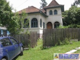 casa-7-camere-teren-1400-mp-valea-mare-pravat-2