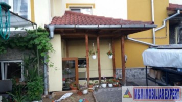 casa-9-camere-teren-420-mp-campulung-1