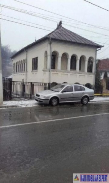 casa-stil-cu-8-camere-si-teren-de-1100-mp-de-vanzare-rucar-arges-2