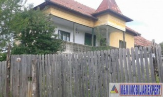 casa-musceleana-4-camere-teren-400-mp-godeni-1