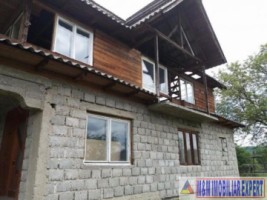 vila-5-camere-cu-teren-de-1200-mp-de-vanzare-in-pietrosani-domnesti-arges-resedinta-ideala-pentru-familie-1