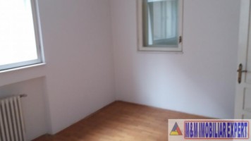 tepari-spatii-comerciale-340-mp-campulung-8