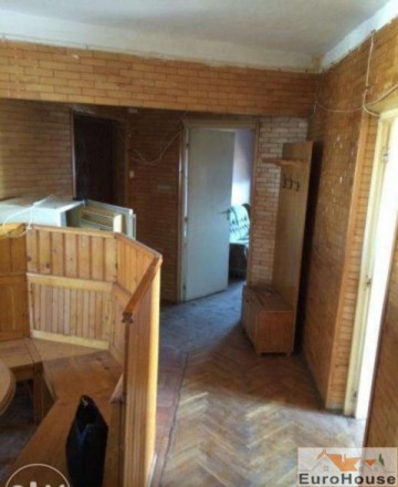 apartament-de-vanzare-4-camere-decomandat