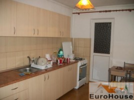 apartament-de-vanzare-3-camere-decomandat-centru-1