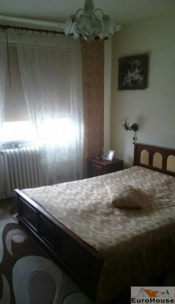 apartament-de-vanzare-3-camere-decomandat-centru-2