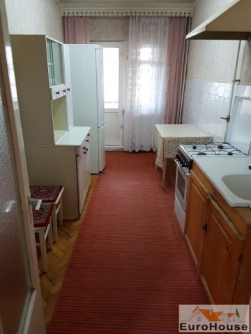 apartament-3-camere-de-inchiriat-zona-cetate-m-uri-4