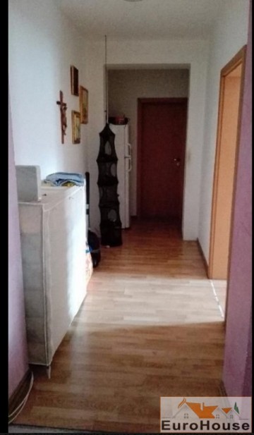 apartament-3-camere-de-vanzare-zona-cetate-2