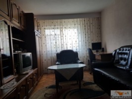 apartament-3-camere-de-vanzare-zona-cetate-1