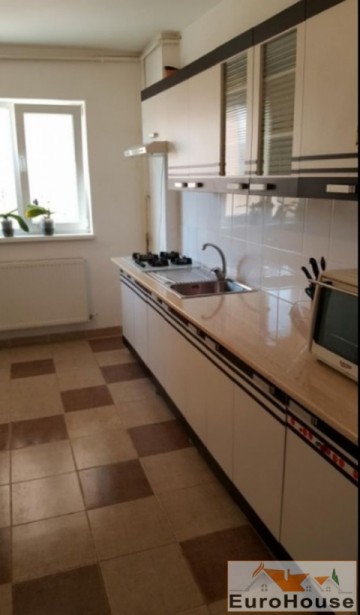 apartament-3-camere-de-inchiriat-zona-cetate