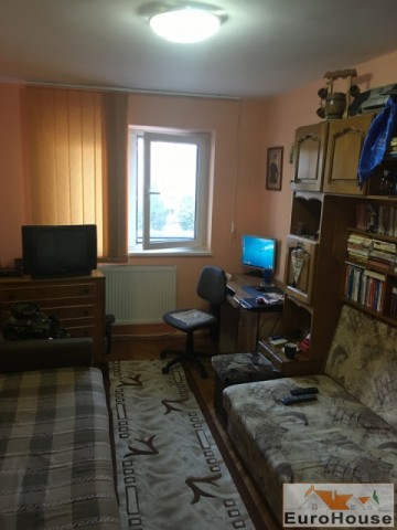 apartament-de-vanzare-2-camere-decomandat-cetate-7