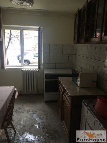 apartament-de-vanzare-2-camere-decomandat-cetate-2