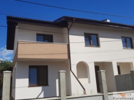 duplex-de-vanzare-zona-piata-cetate