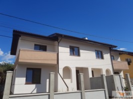 duplex-de-vanzare-zona-piata-cetate-1