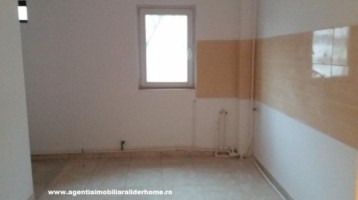 vand-apartament-3-camere-zona-primaverii-2