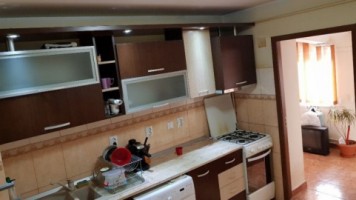 apartament-3-camere-decomandat-zona-scoala-17-4