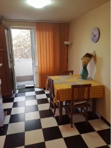 apartament-4-camere-semidecomandat-zona-0-6