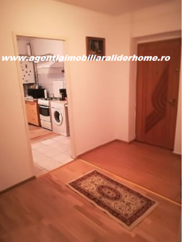 apartament-cu-4-camere-decomandat-zona-savenilor-1