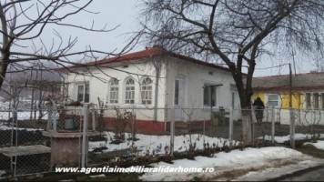 casa-batraneasca-in-stauceni-zona-centrala