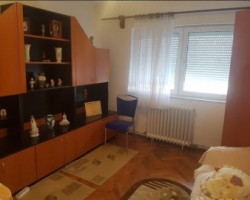 vand-apartament-3-camere-decomandat-in-centru-1