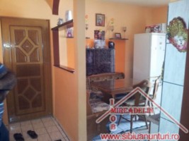 de-vanzare-apartament-2-camere-cartier-valea-aurie-1