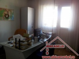 vand-apartament-3-camere-zona-spitalul-judetean-2