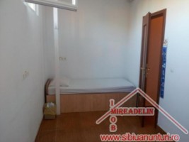 de-vanzare-apartament-la-casa-pretabil-cabinete-10