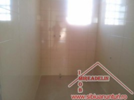 inchiriem-spatiu-birou-140-mp-4-camere-zona-centrala-7