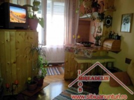 persoana-fizica-vand-apartament-la-casa-str-dealului-2