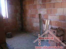 vand-apartament-la-casa-2-camere-zona-str-tractorului-1