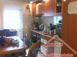 vand-apartament-3-camere-turnisor-str-aleea-iasomiei-10