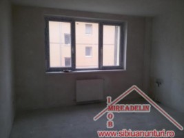 vand-apartament-2-camere-72-mp-zona-terezian-4