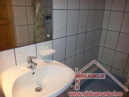 inchiriez-ap-la-casa-2-camere-str-avram-iancu-2