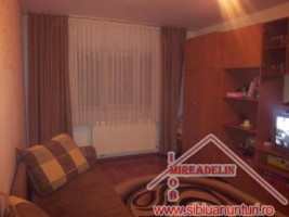 vand-apartament-la-mansarda-2-camere-str-siretului-1