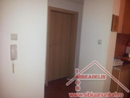 vand-apartament-la-mansarda-2-camere-str-siretului-2