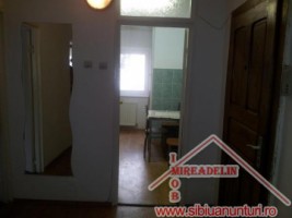 vindem-apartament-3-camere-cartierul-terezian-1