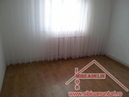 vindem-apartament-3-camere-cartierul-terezian-3