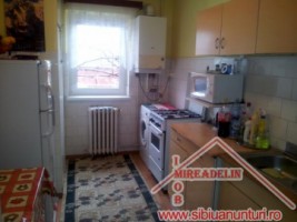 vindem-apartament-3-camere-str-semaforului-1