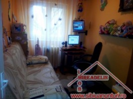 vindem-apartament-3-camere-str-semaforului-3