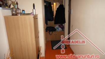 inchiriem-apartament-la-mansarda-str-semaforului-5