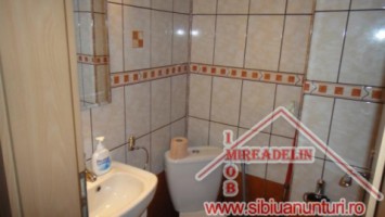 inchiriem-apartament-la-mansarda-str-semaforului-6